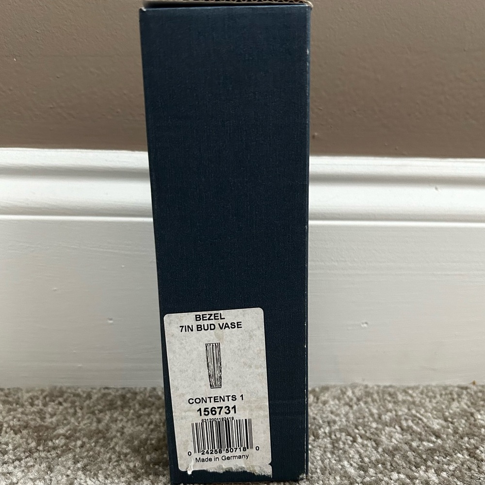 NIB Marquis by Waterford Crystal Bezel 7in Bud Vase - Picture 2 of 12
